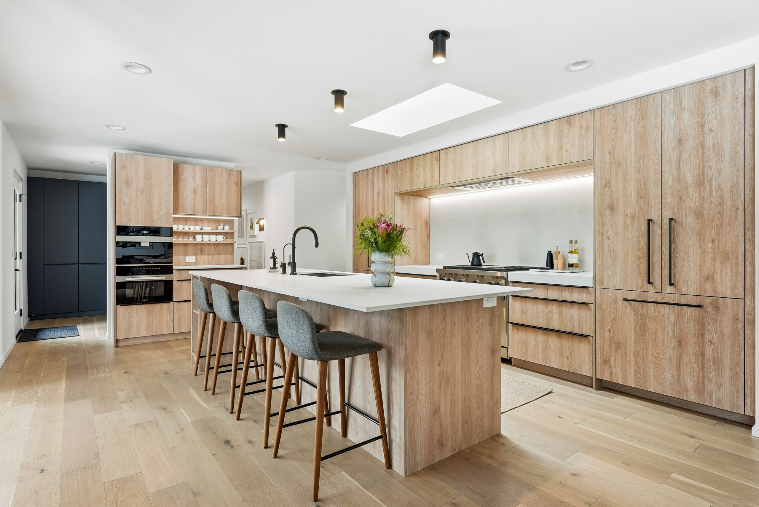 Modern kitchen photography showcasing high-quality design and accessible services.